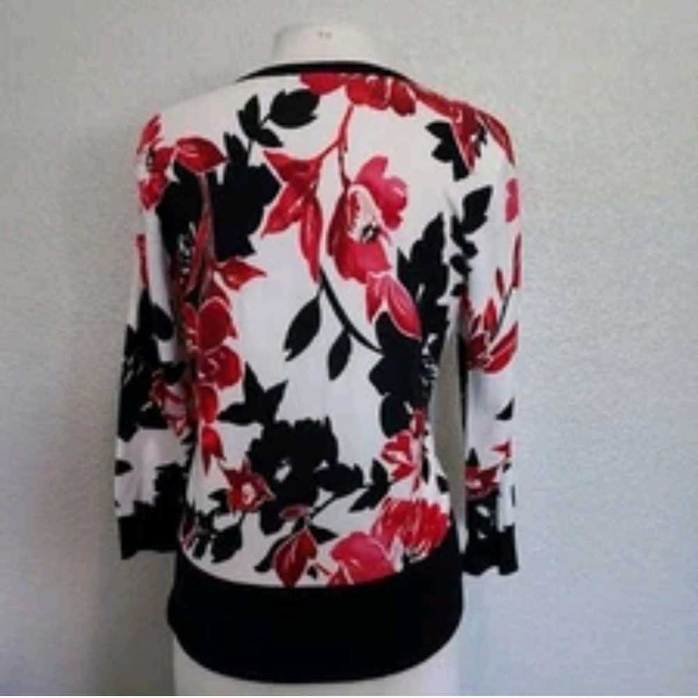 White House Black Market Sz Small Red Black White Floral Cardigan - Picture 3 of 8